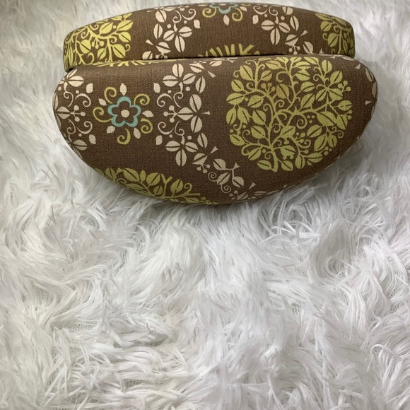 Vera Bradley Sittin in a Tree sunglasses case - Picture 6 of 6